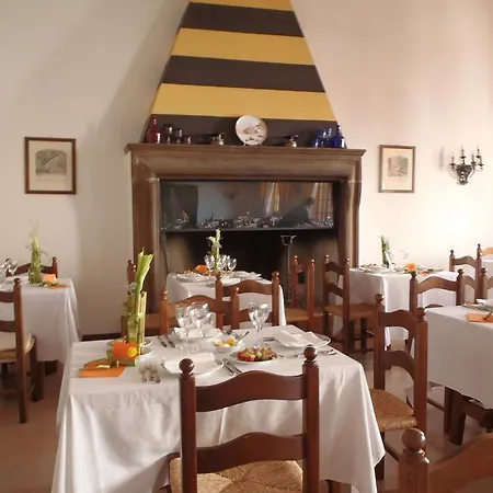 מלון Ristorante Il Cervo 2*