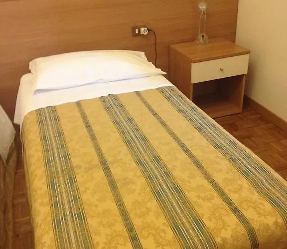 מלון Ristorante Il Cervo 2*